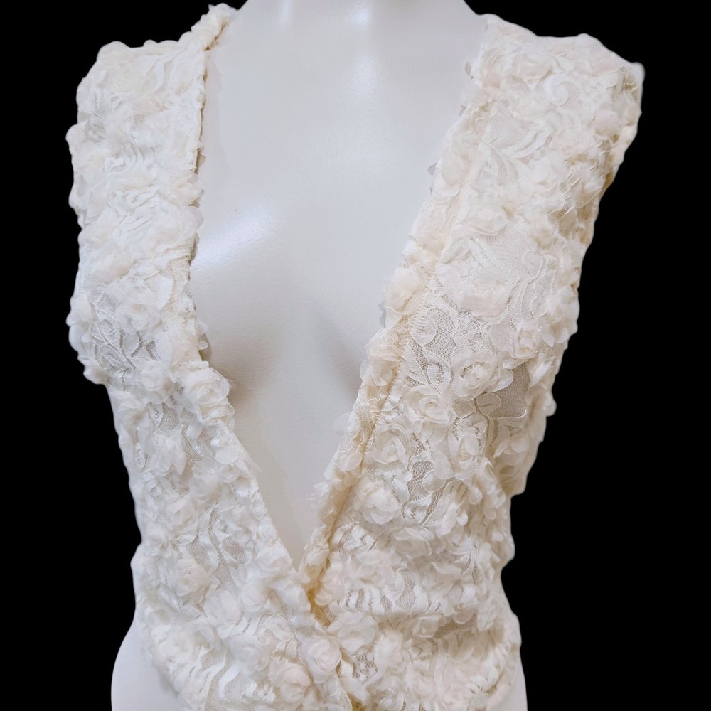 Intimately Free People Small Ivory‎ Lace Rosette Wrap Bodysuit Deep V feminine